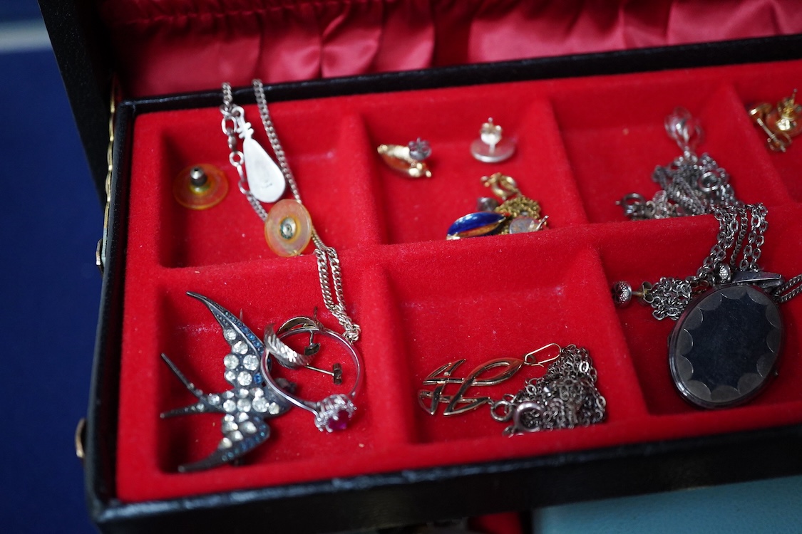 A jewellery box and contents to include a 935 white metal and paste set swallow brooch, silver locket on chain, white metal and costume jewellery, agate necklace and wrist watches including Seiko, Lanco, Lorus and Rotary
